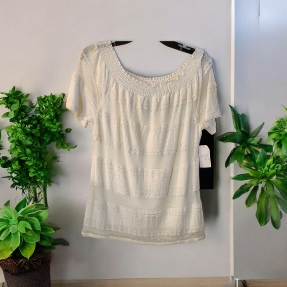 Time and Tru Tops - NWT Beautiful Blouse